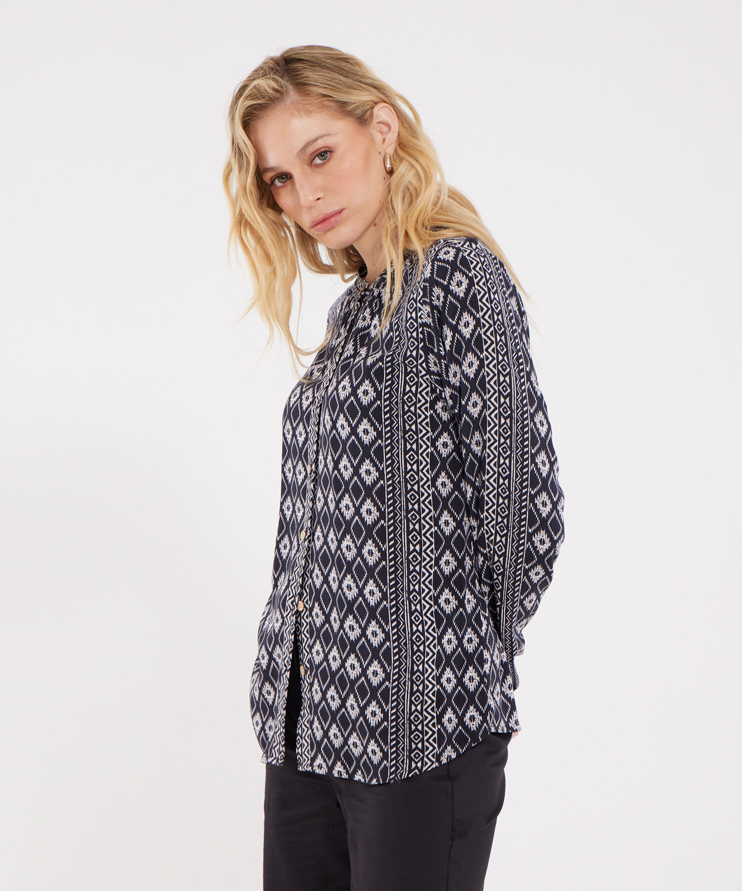 Blusa Estampada con Cuello Mao