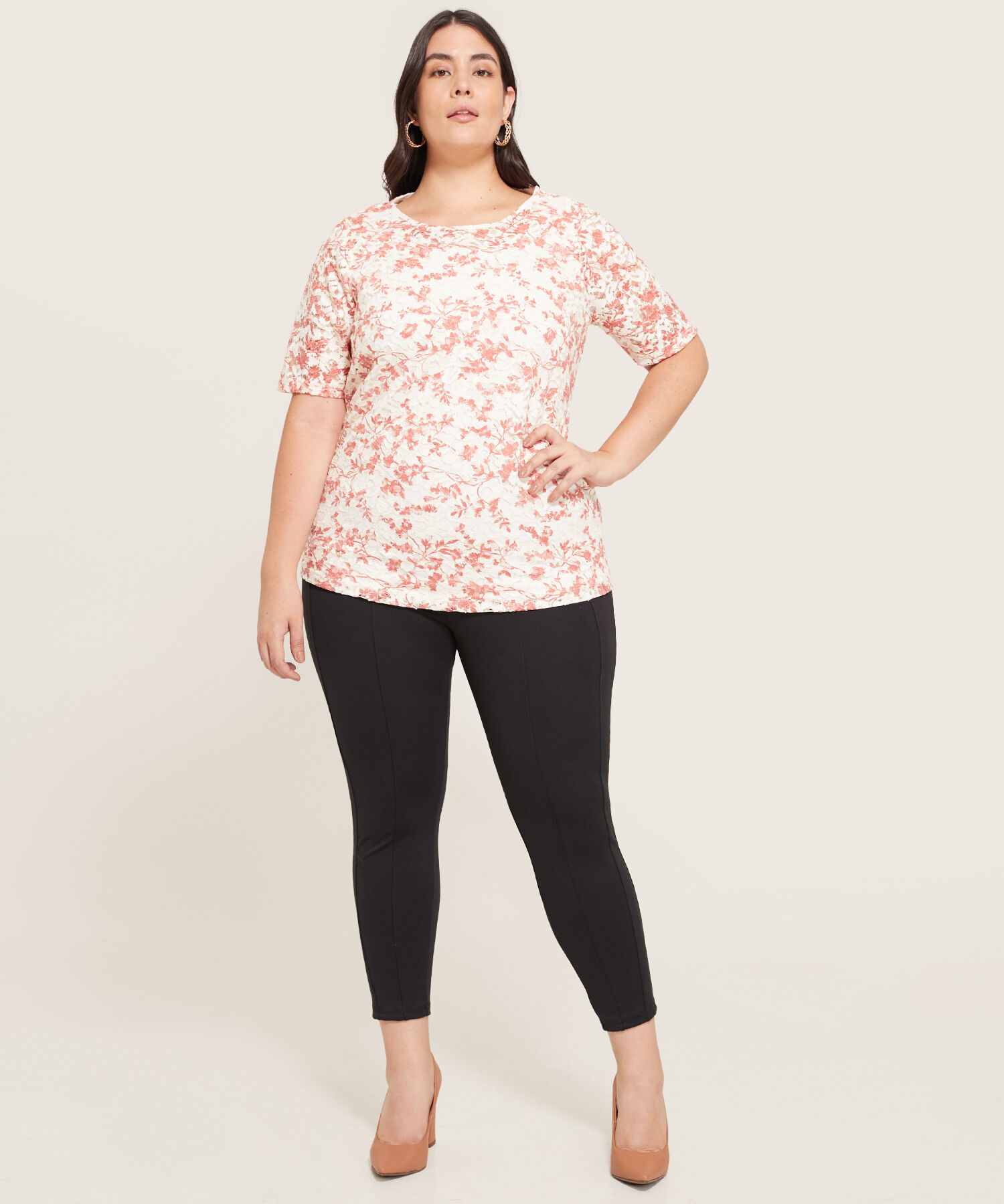 Blusa Manga Corta Al Codoen Encaje Estampada Con Top Interno