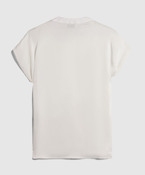 Blusa Unicolor Con Detalle  image number null