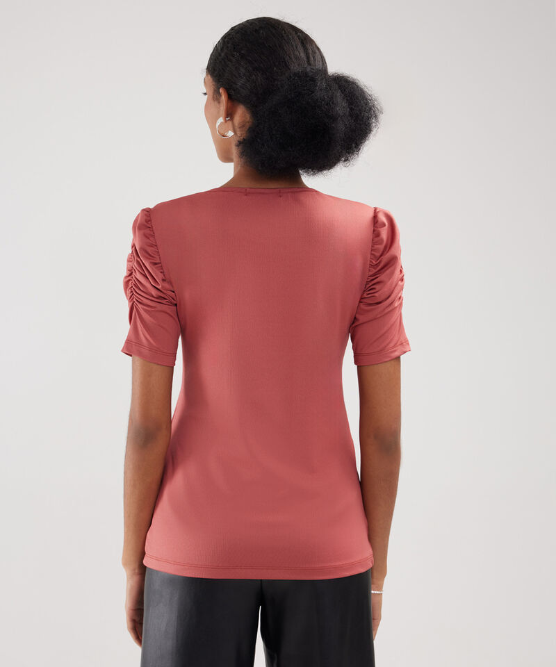 Camiseta Con Ruche En Manga