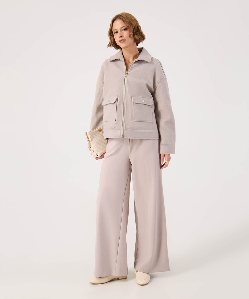 Chaqueta unicolor con bolsillos 