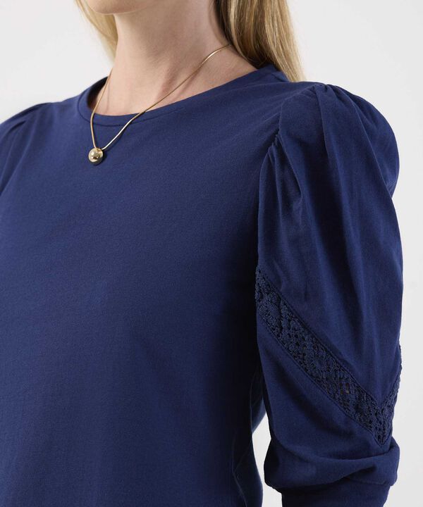 Blusa con Detalle Calado