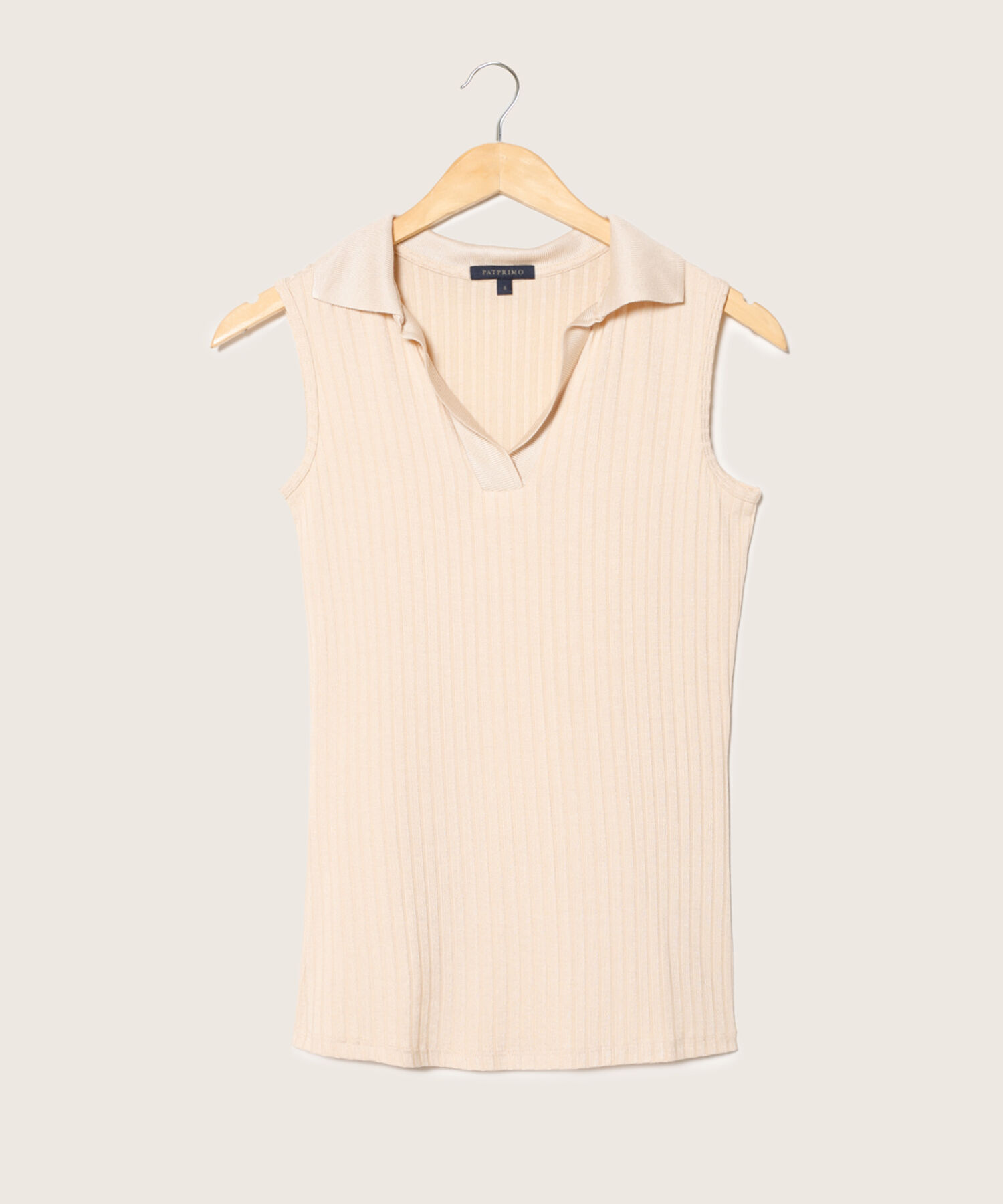 Camiseta Unicolor Manga Sisa, Cuello Tejido Sport Con Cuello En V