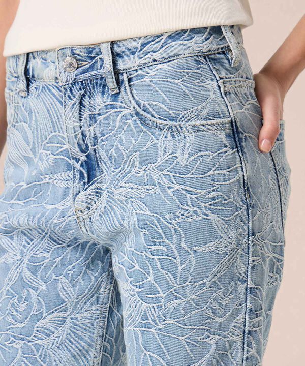 Jeans Straight Con Bordado Floral Para Mujer