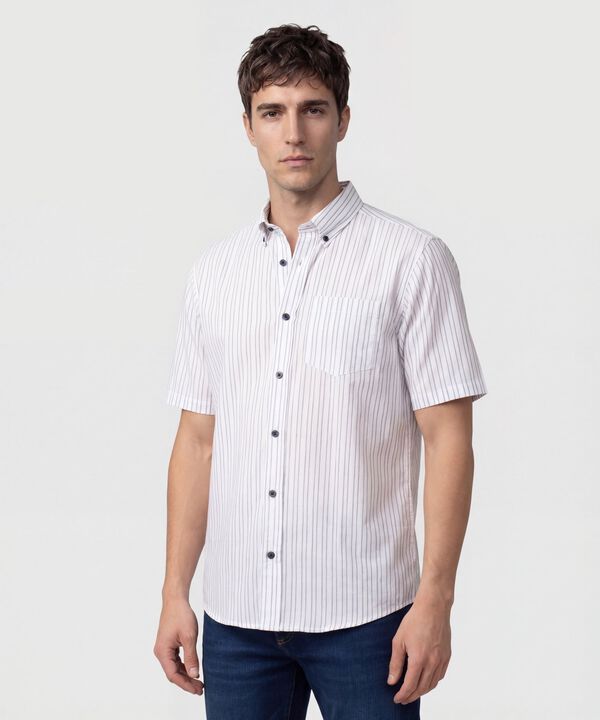 Camisa Manga Corta Y Cuello Button Down Hombre