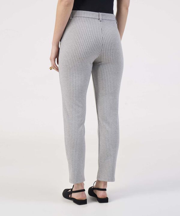 Leggins Prete&ntilde;ido Tipo Pantal&oacute;n Con Bolsillos Laterales Y Vena En Delantero, Serena