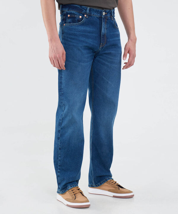 Jeans Relax Fit Tono Azul Medio Oscuro image number null