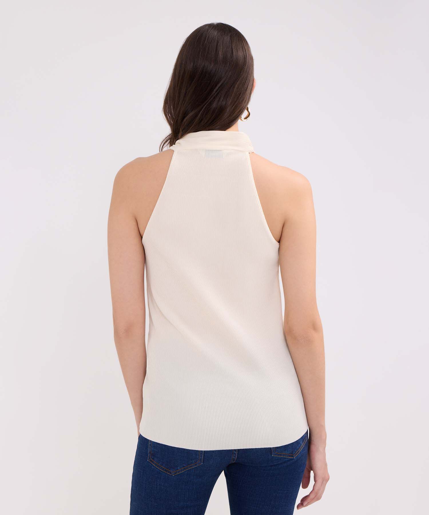 Blusa Unicolor Plizada Con Corbata