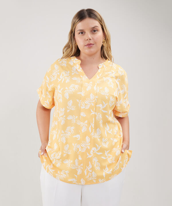 Blusa Manga Corta Con Corte En Frente