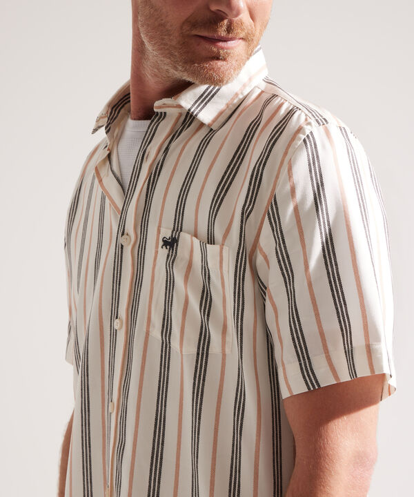 Camisa a Rayas con Bolsillo image number null