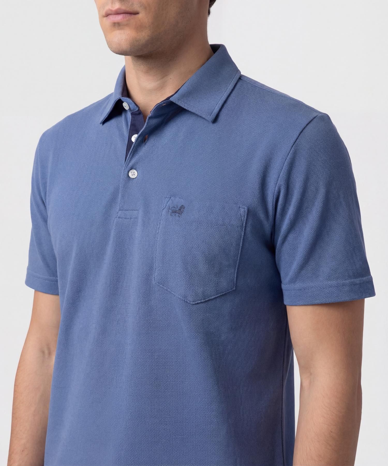 Polo Unicolor, Cuello Duro Con Bolsillo Y Silueta Regular Fit