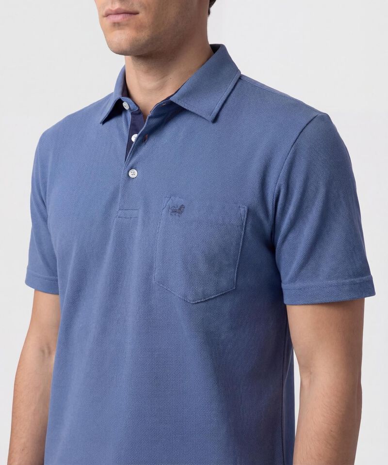 Polo Unicolor, Cuello Duro Con Bolsillo Y Silueta Regular Fit