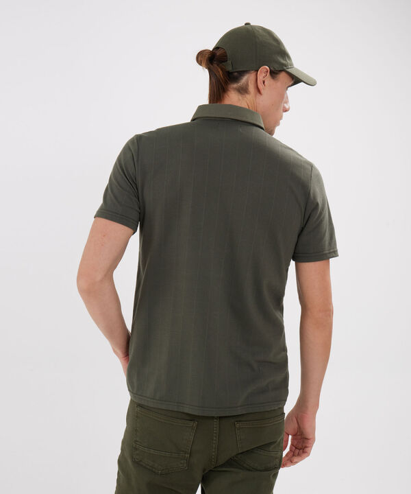 Polo Preteñida Cuello Duro Con Bolsillo