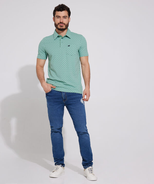 Polo Estampada, Cuello Maquina Duro Con Bolsillo, Silueta Regular Fit Blanco image number null