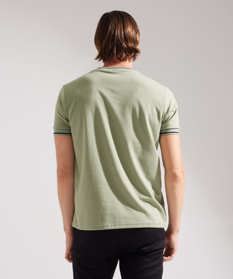 Camiseta Unicolor Con Cuello Y Puños Tejidos