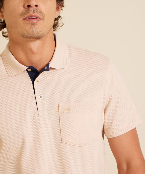 Polo Unicolor Textura, Cuello Tejido Con Bolsillo Y Silueta Slim Fit