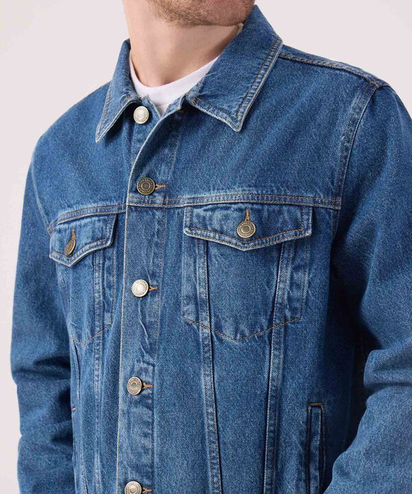 Chaqueta trukcer tono medio  image number null
