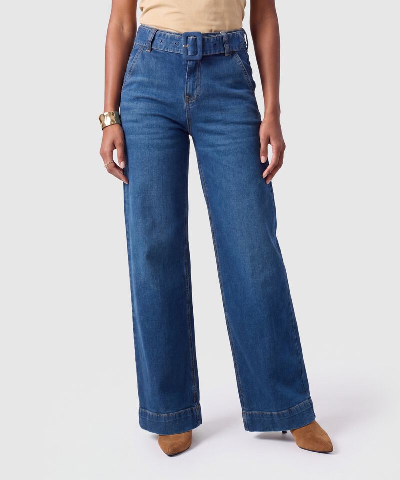 Jeans De Bota Ancha Con Cintur&oacute;n Forrado Mujer