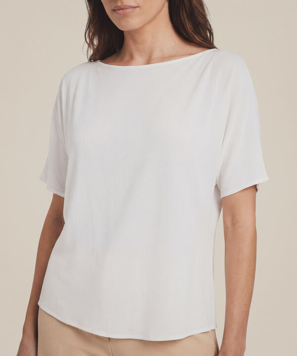 Blusa Fluida de Cuello Bote para Mujer