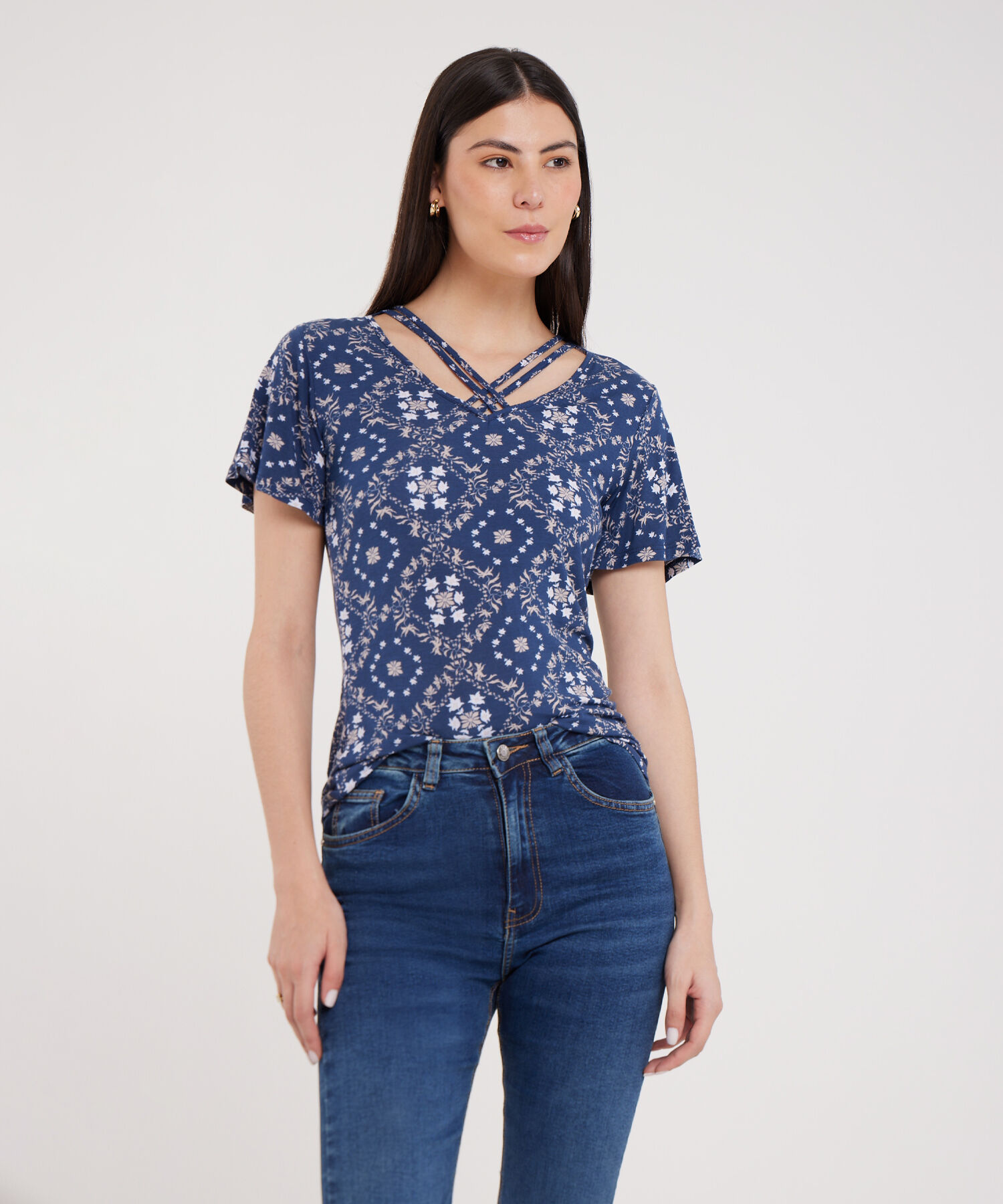 Camiseta Estampada, Manga Corta Con Vuelo, Escote V Con Tiras Cruzadas, Tel Aviv Linea Moda