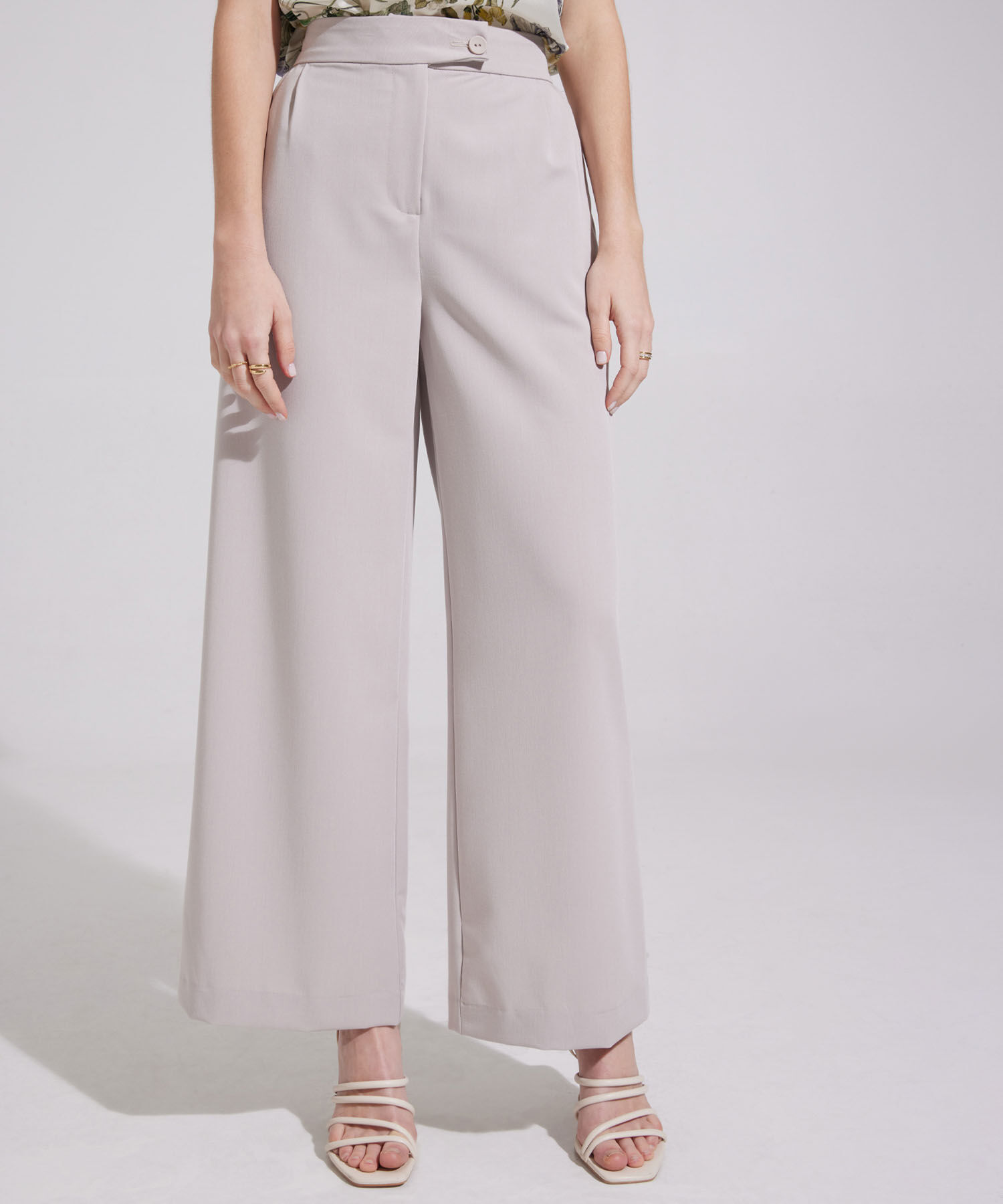 Pantalón Unicolor Bota Amplia