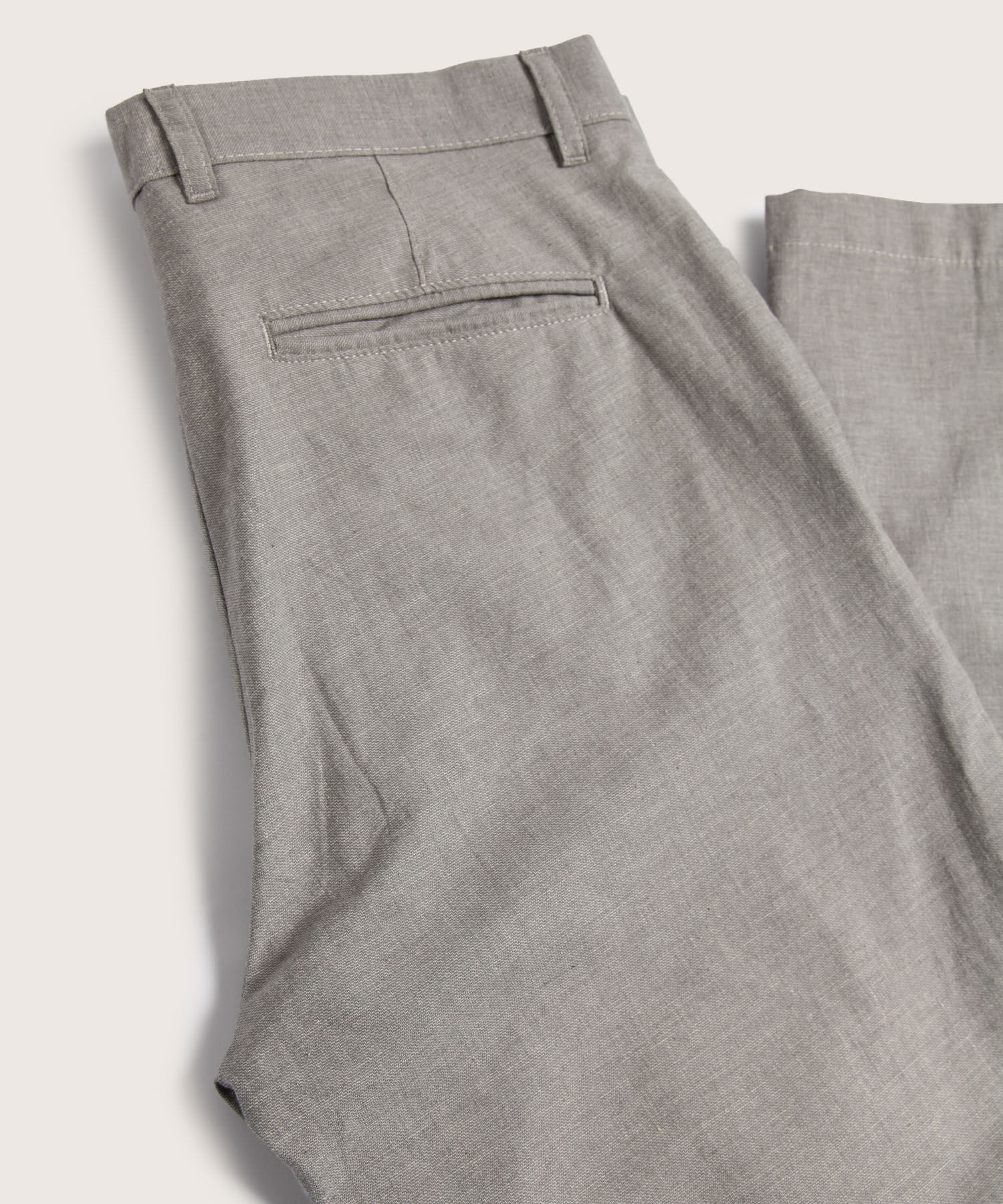 Pantalon Chino Con Detalle En Pretina