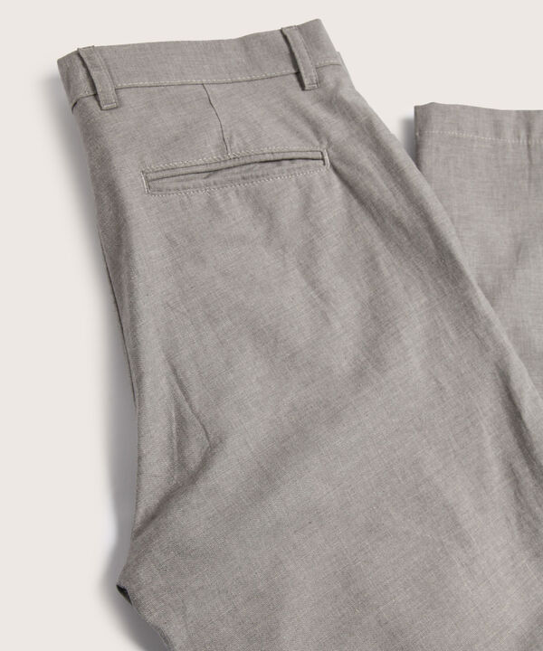 Pantalon Chino Con Detalle En Pretina