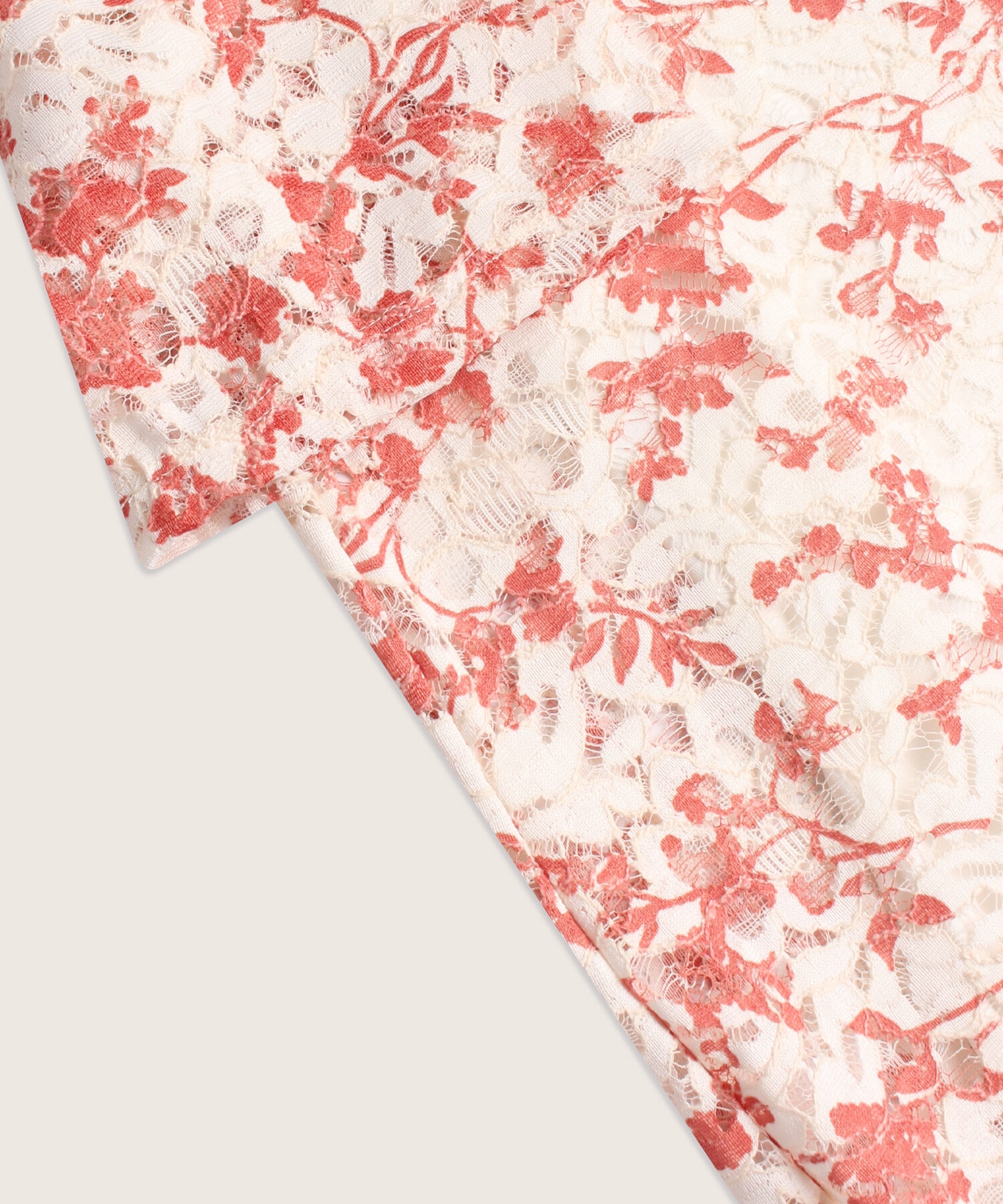 Blusa Manga Corta Al Codoen Encaje Estampada Con Top Interno