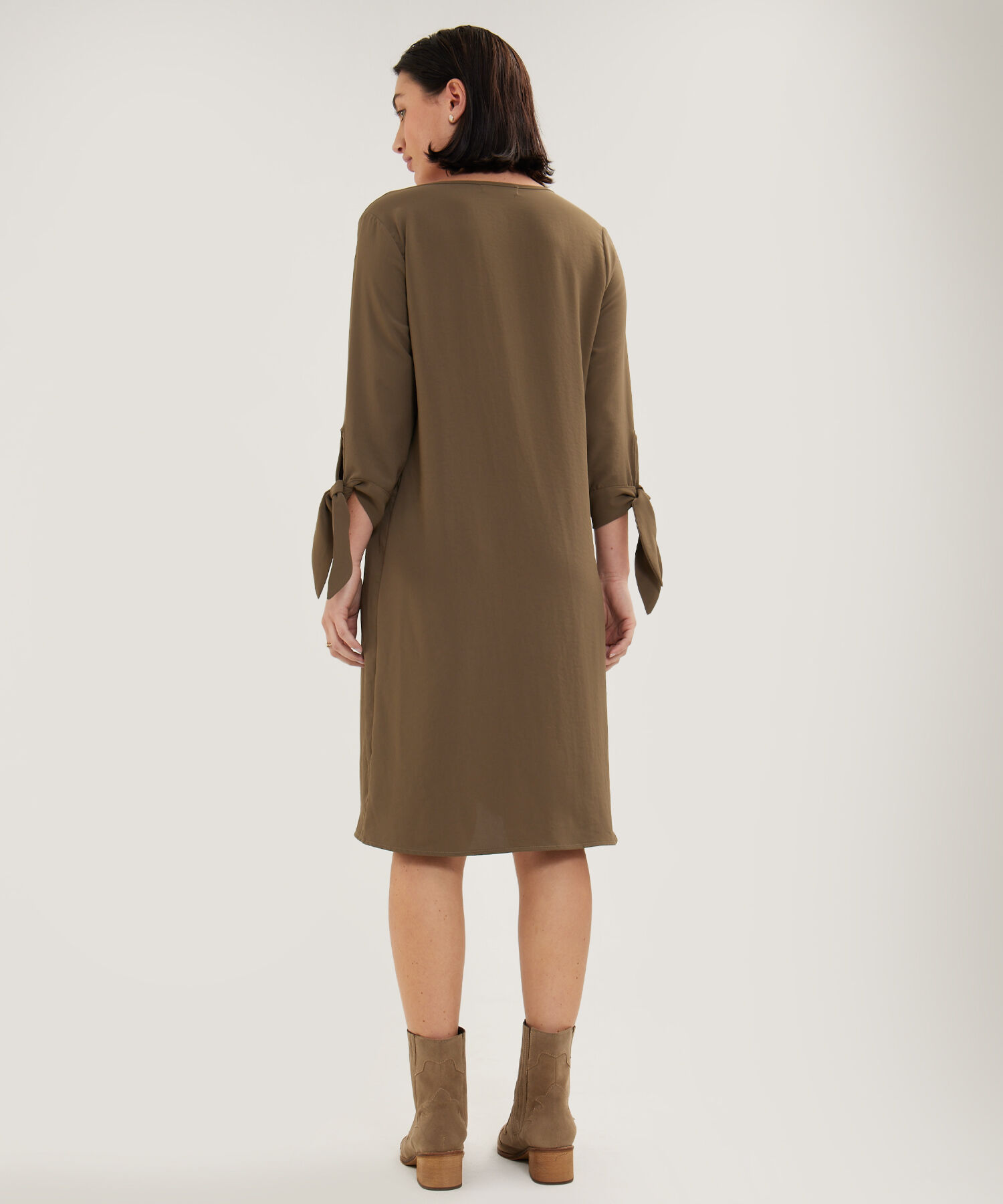 Vestido Unicolor Manga Tres Cuartos Con Anudado