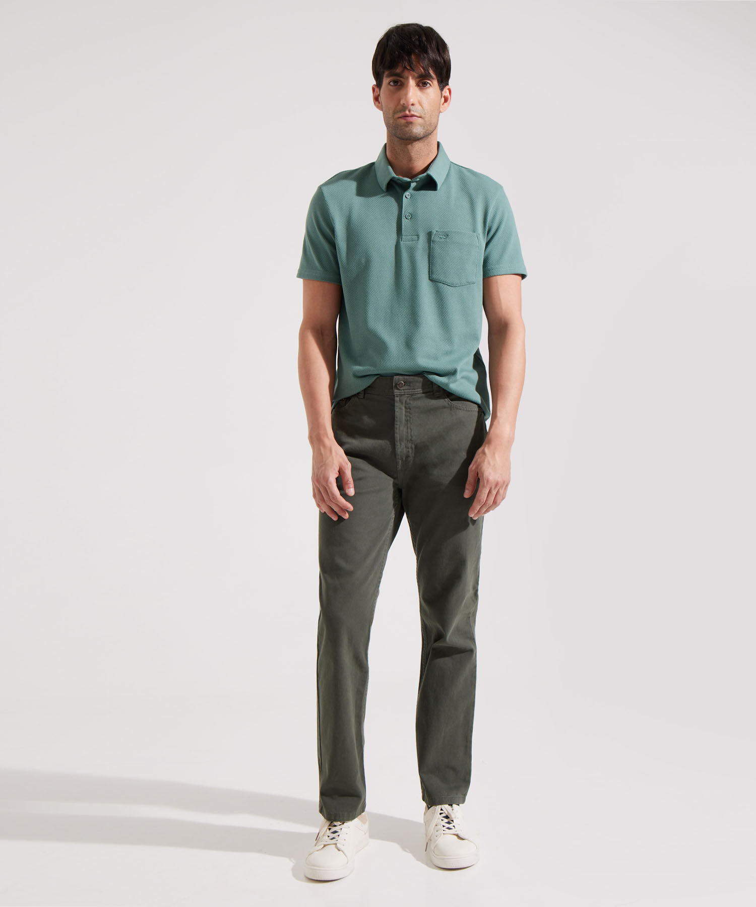 Polo Unicolor Textura, Cuello Duro Con Bolsillo, Silueta Slim Fit, Kairós