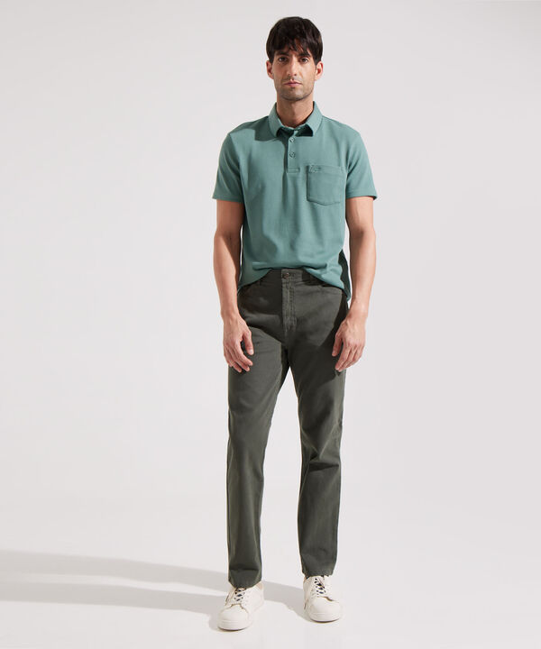 Polo Unicolor Textura, Cuello Duro Con Bolsillo, Silueta Slim Fit, Kairós