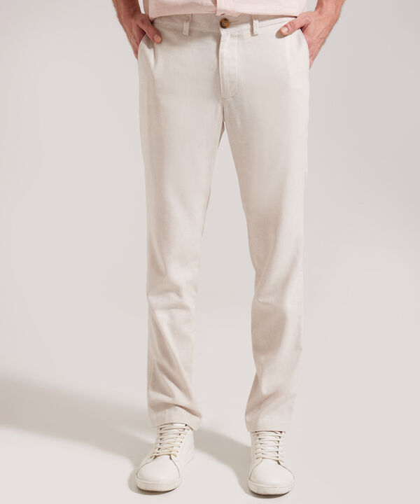Pantalón Chino Con Bolsillo Posterior