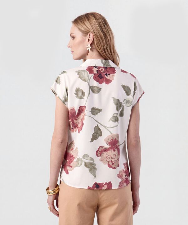 Blusa Cuello Camisero Con Manga Corta