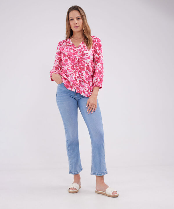 Blusa Manga Tres Cuartos Cuello Neru Estampada image number null