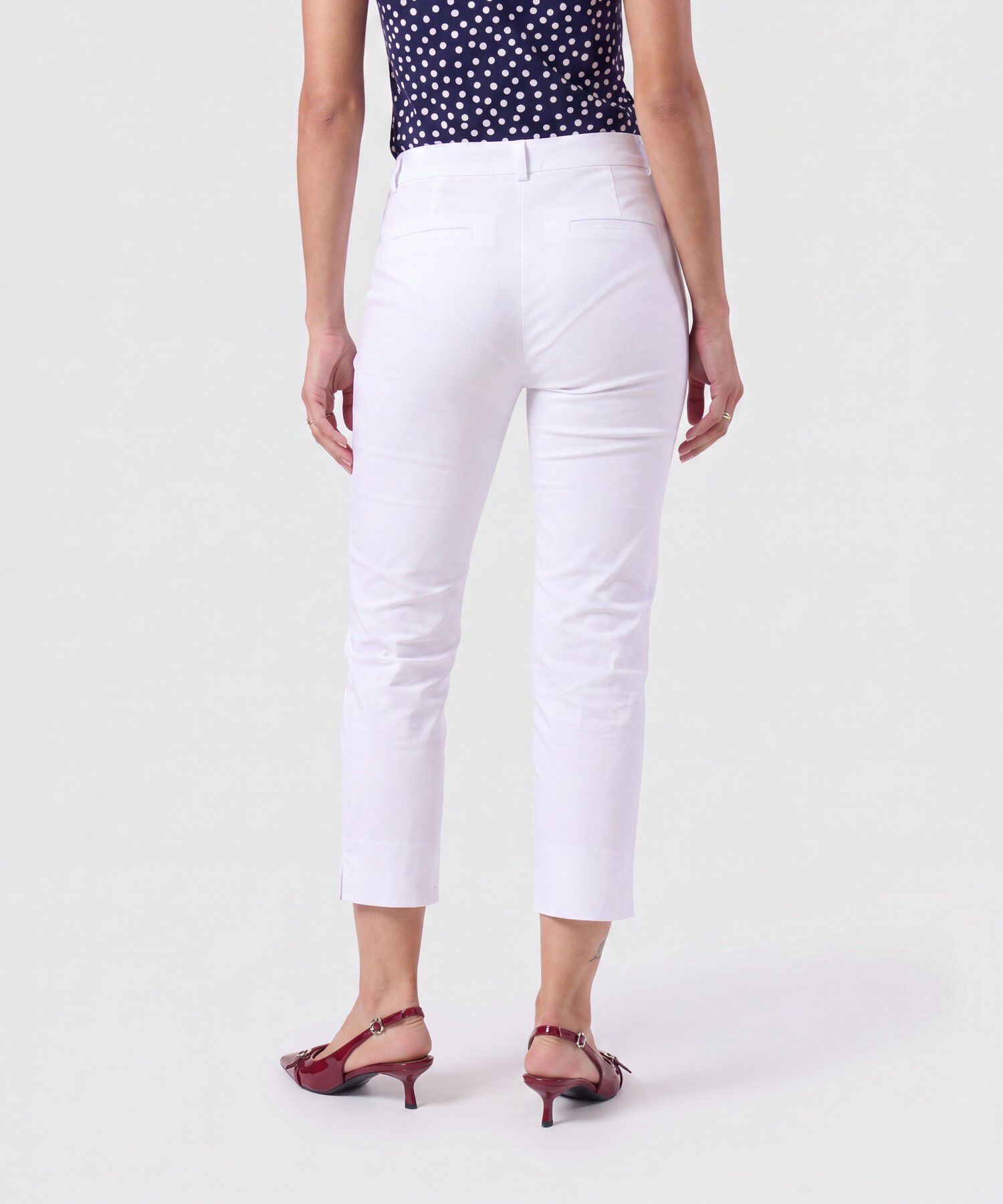 Pantal&oacute;n Capri Ajustado Para Mujer