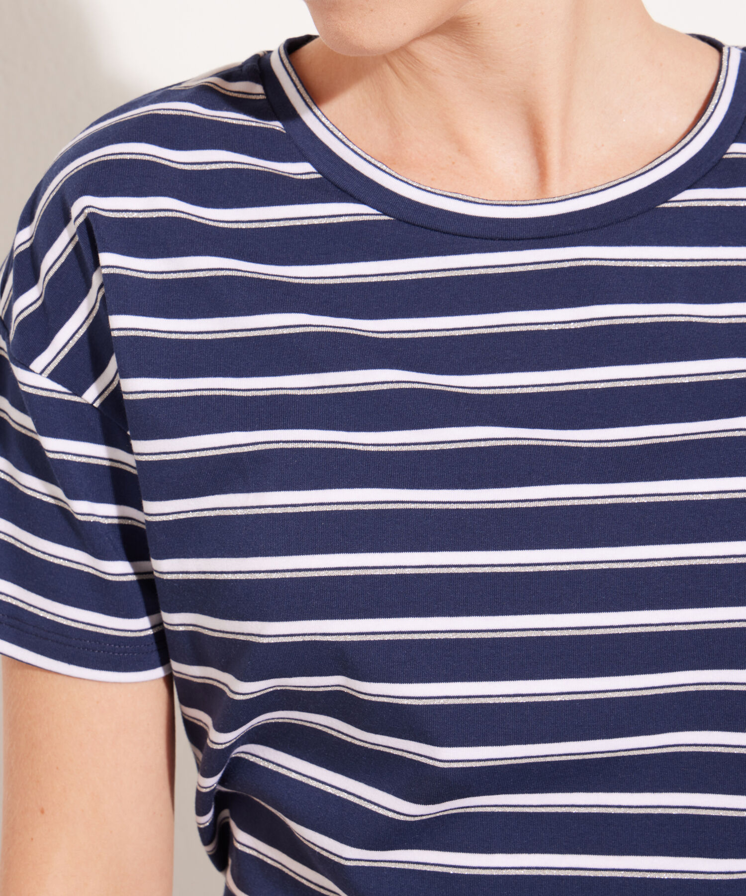 Camiseta Manga Corta Corrida Preteñida Con Cuello Redondo