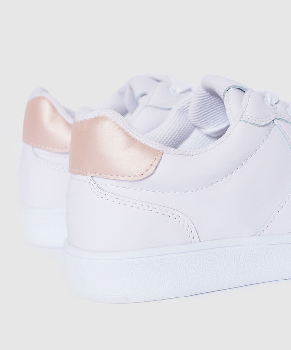 Tenis