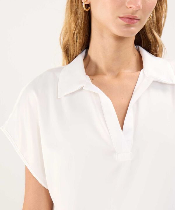 Blusa Satinada Escote en V image number null