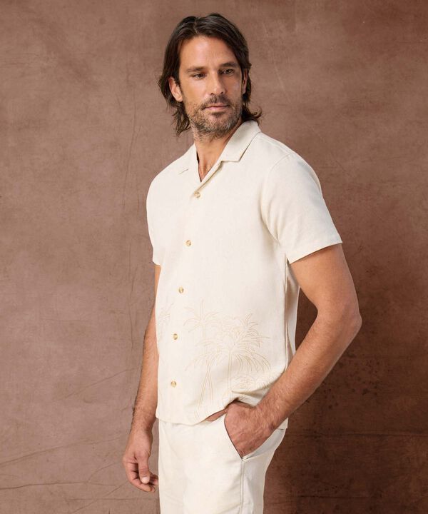 Camisa Manga Corta con Cuello Resort Para Hombre image number null