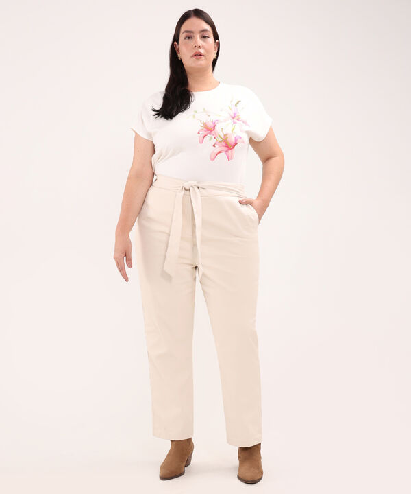 Pantalon Clásico Con Cinturón En Tela image number null