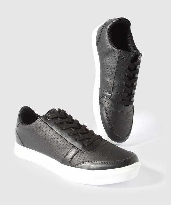 Tenis Casuales Tipo Cuero