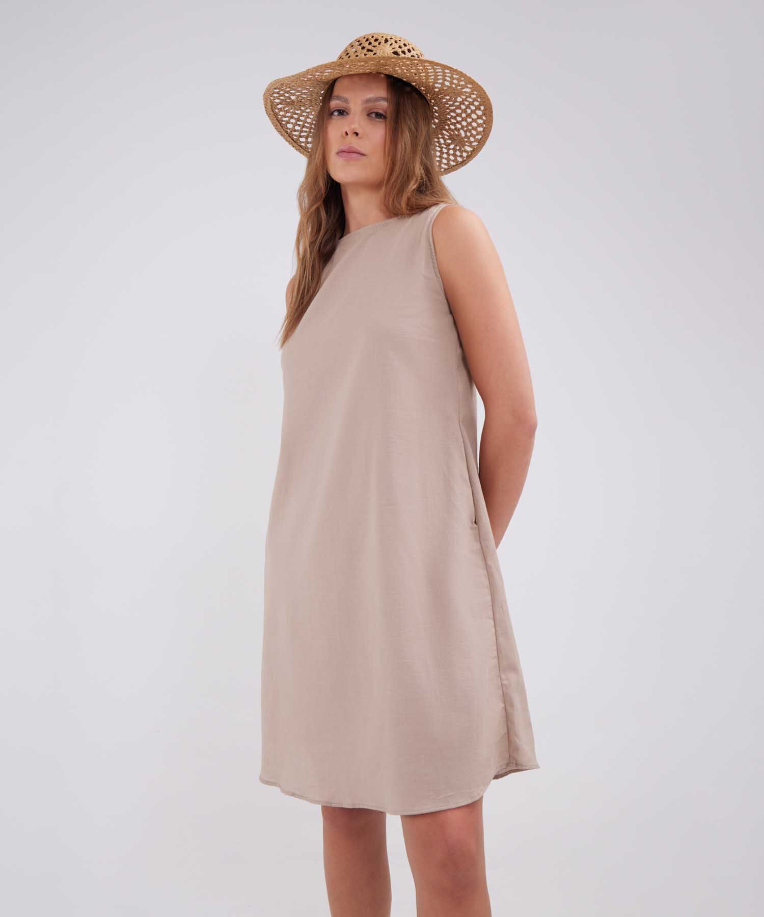 Vestido Corto Con Manga Sisa