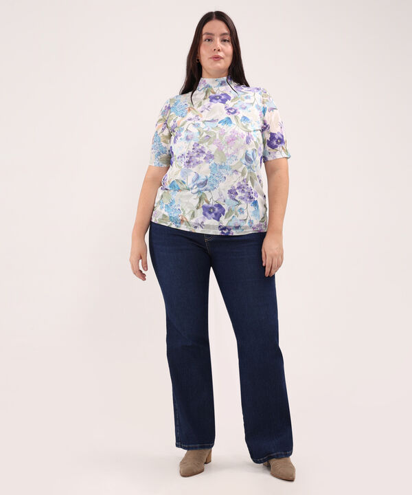 Camiseta Estampada Cuello Alto