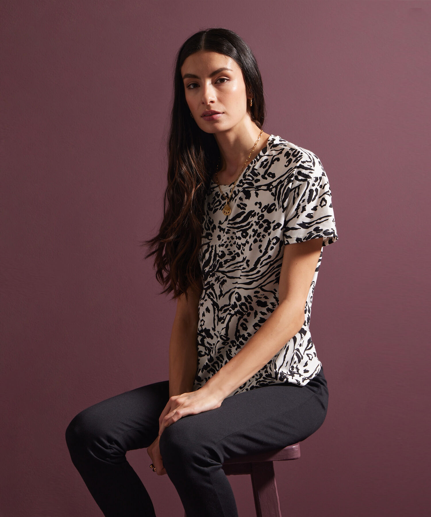 Camiseta Manga Corta Corrida Estampada Con Cuello Redondo