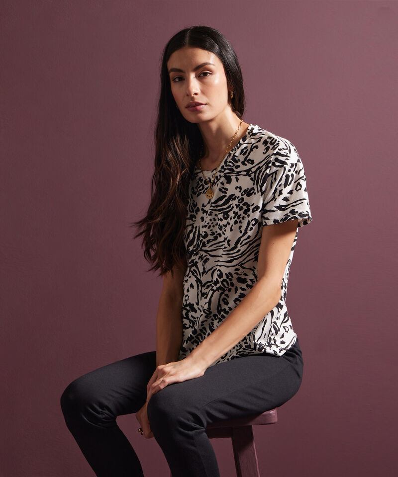 Camiseta Manga Corta Corrida Estampada Con Cuello Redondo