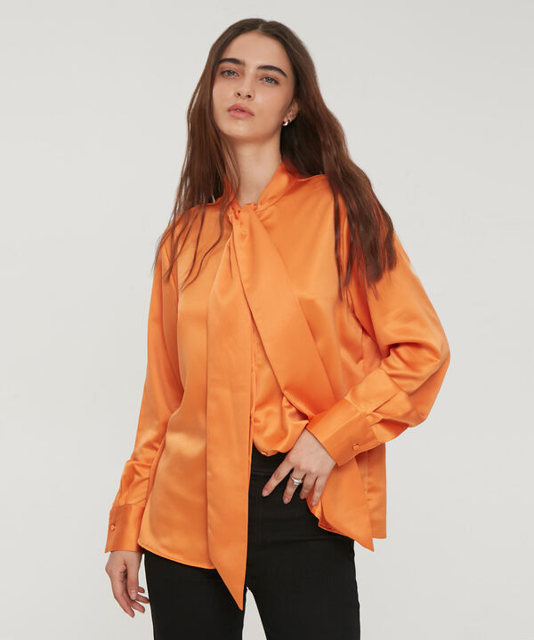 Blusa Manga Larga Cuello Corbata Unicolor