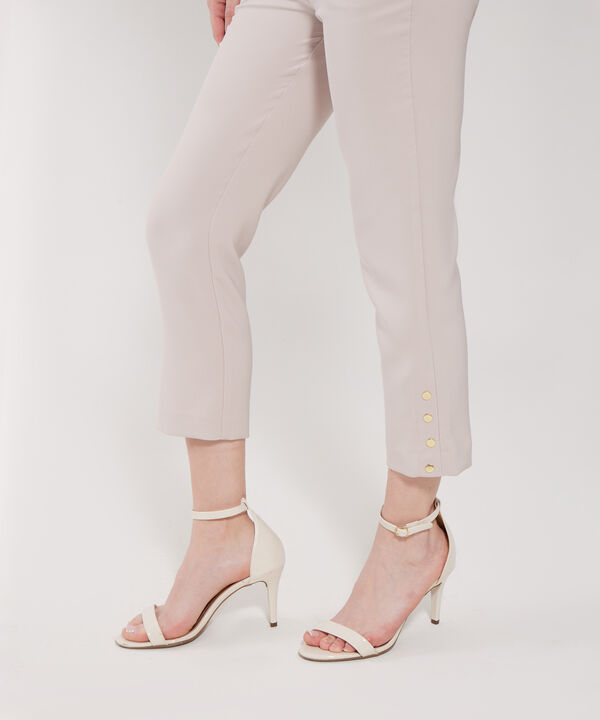 Pantalón Clásico Unicolor Con Botones En Bota image number null