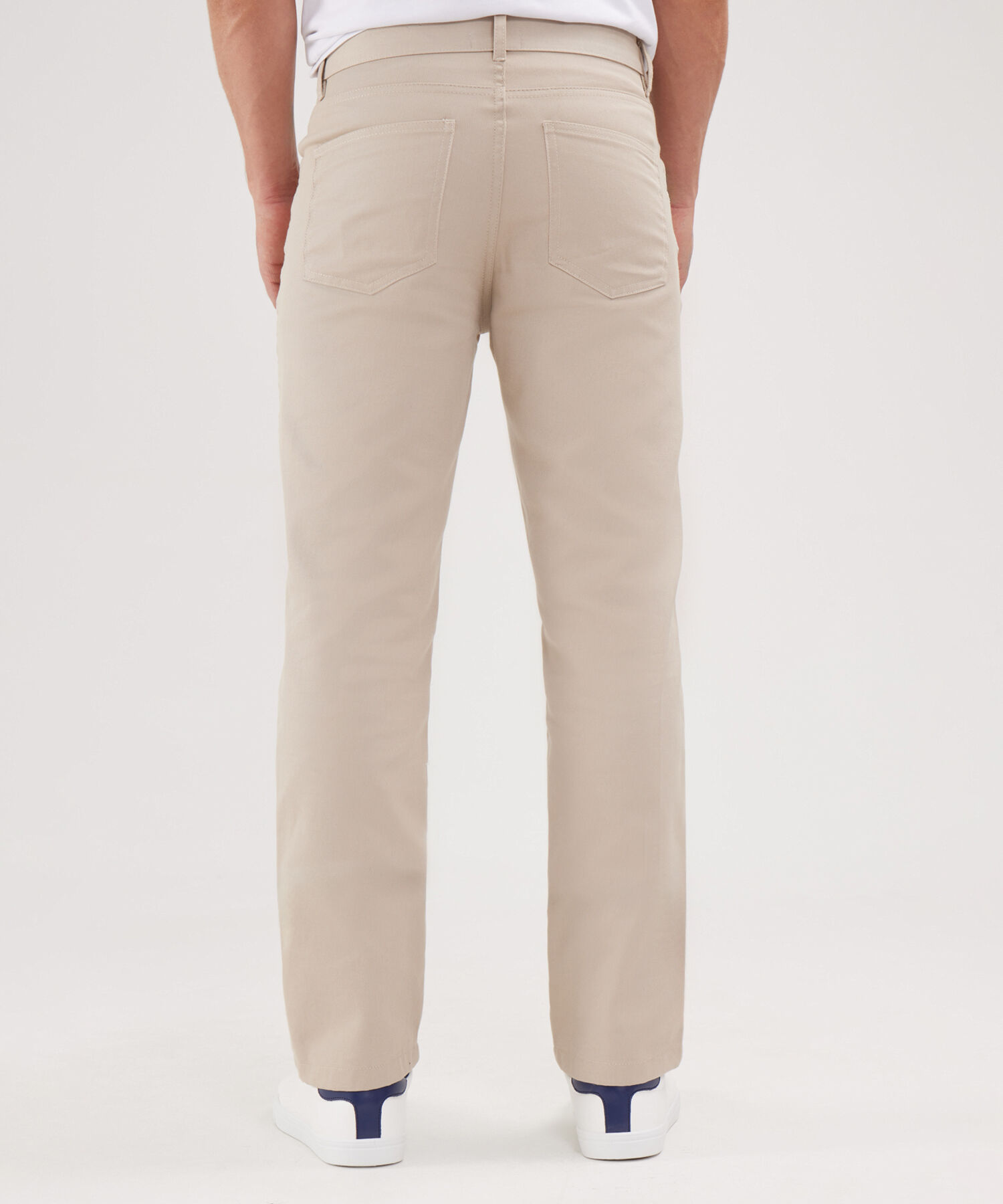 Pantalon Unicolor, 5 Bolsillos, Silueta Regular Fit
