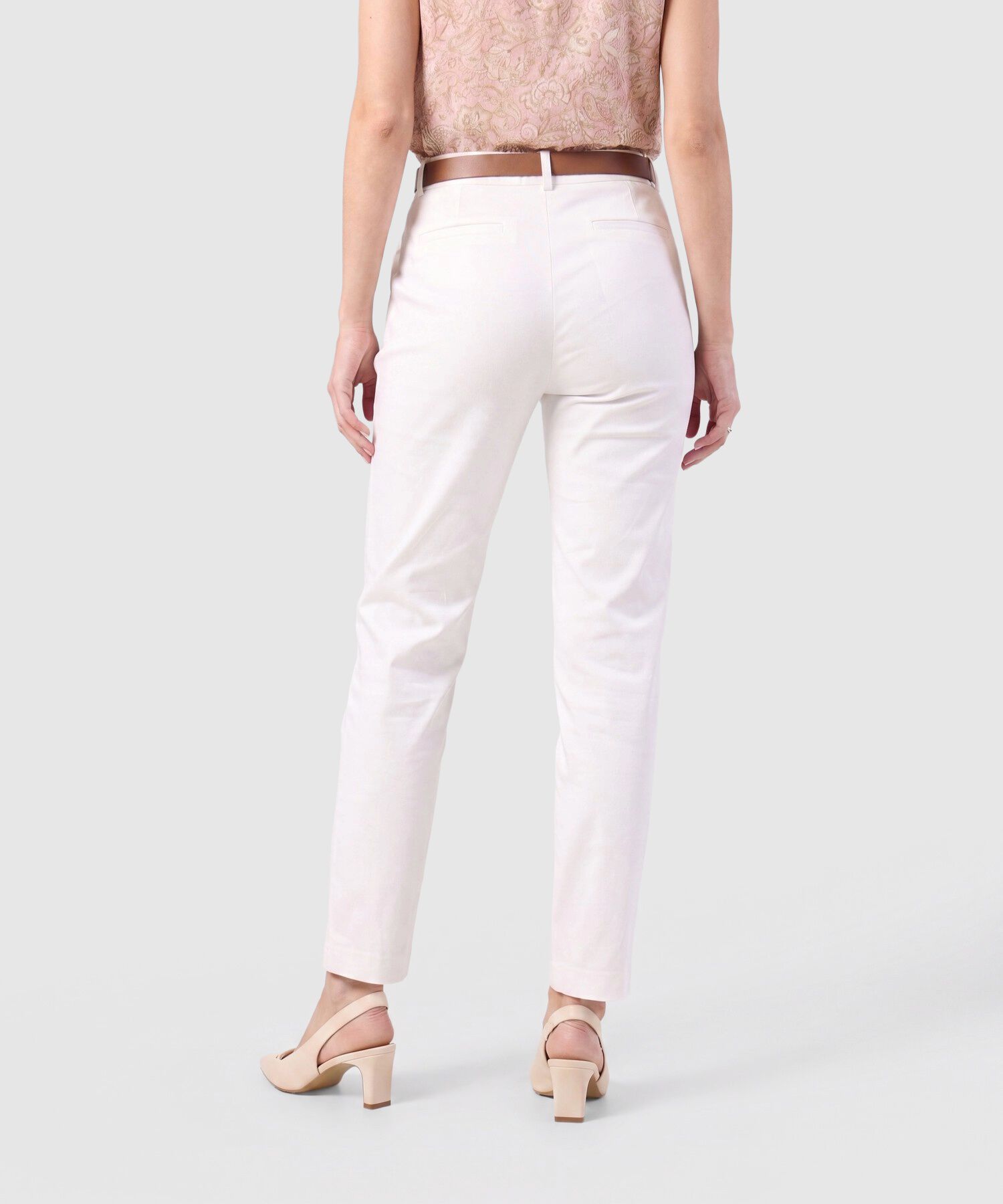 Pantal&oacute;n Recto Cl&aacute;sico Mujer
