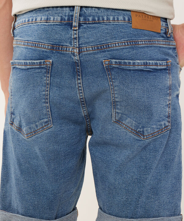 Bermuda En Denim Con Guardapolvos image number null